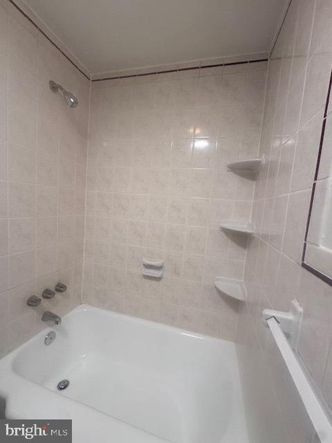 Building Photo - 5031 Huron St