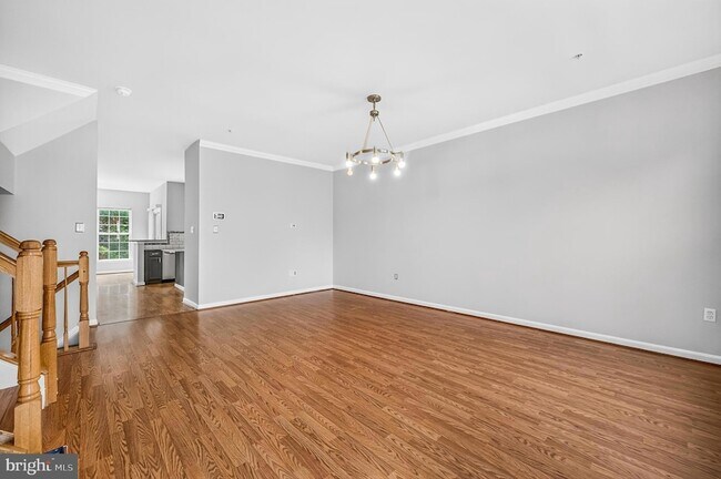 Foto del edificio - 9743 Quiet Brook Ln