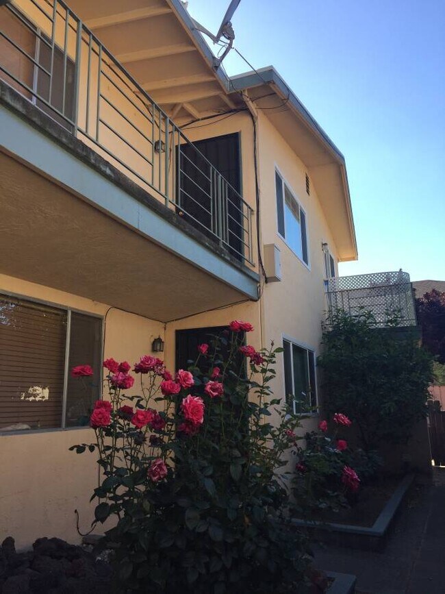 Foto del edificio - 895 Coburn Ct