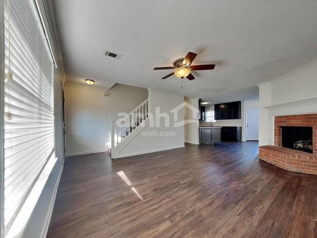 Foto del edificio - 5718 Eagleston Dr