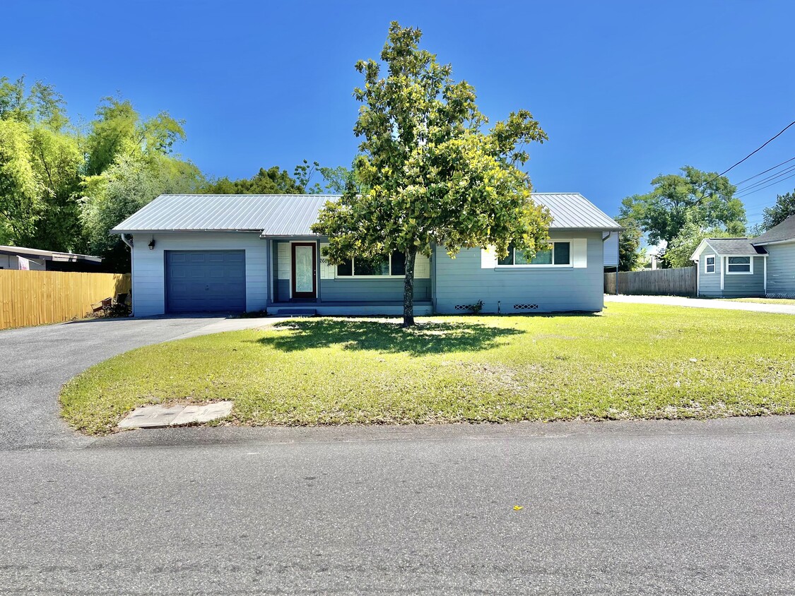 Foto principal - 2601 Ives Ave