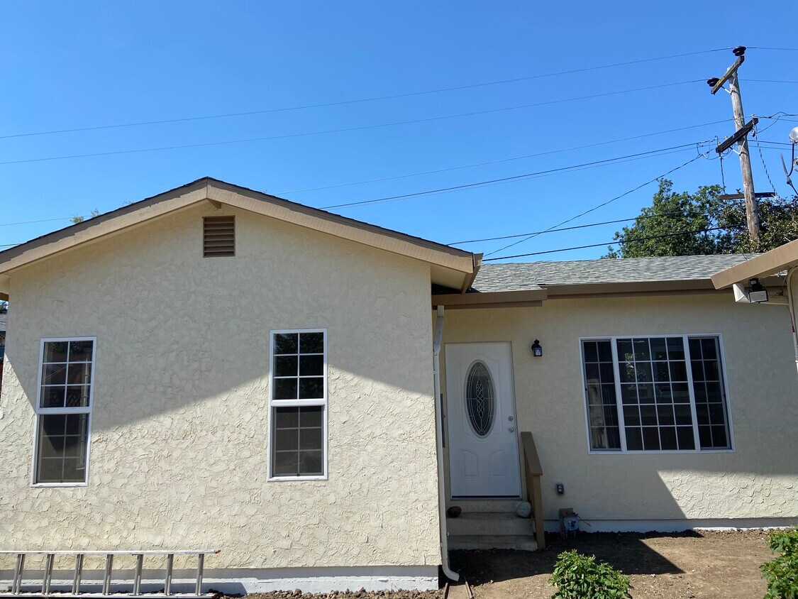 Primary Photo - 4415 Cambria St