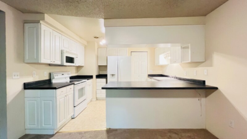 Foto principal - 12004 Slater Ave NE