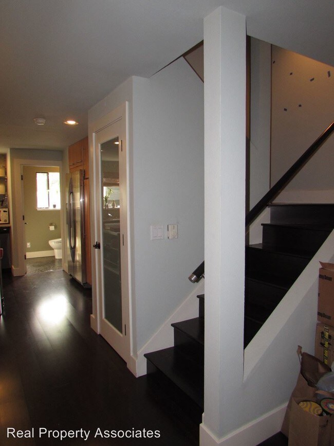 Foto del edificio - 2 br, 2.5 bath House - 512 10th Ave East #4