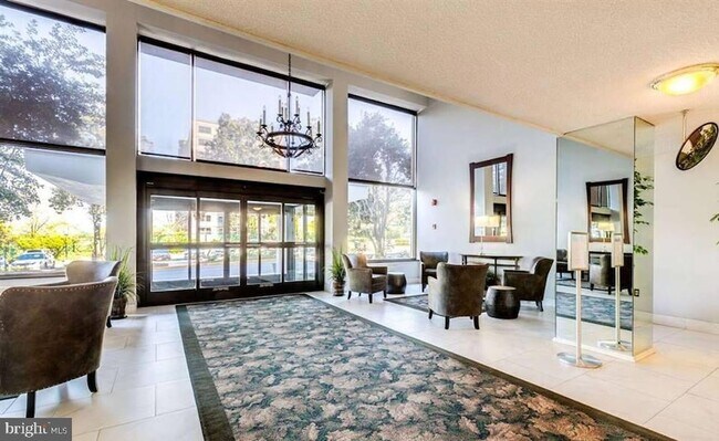 Foto del edificio - 2059 Huntington Ave