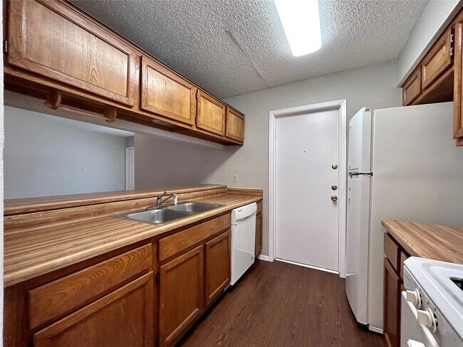 Foto del edificio - 506 Willowbend Cove