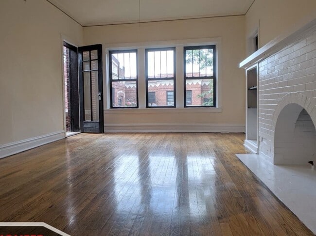 Building Photo - 2518 N Kedzie Blvd