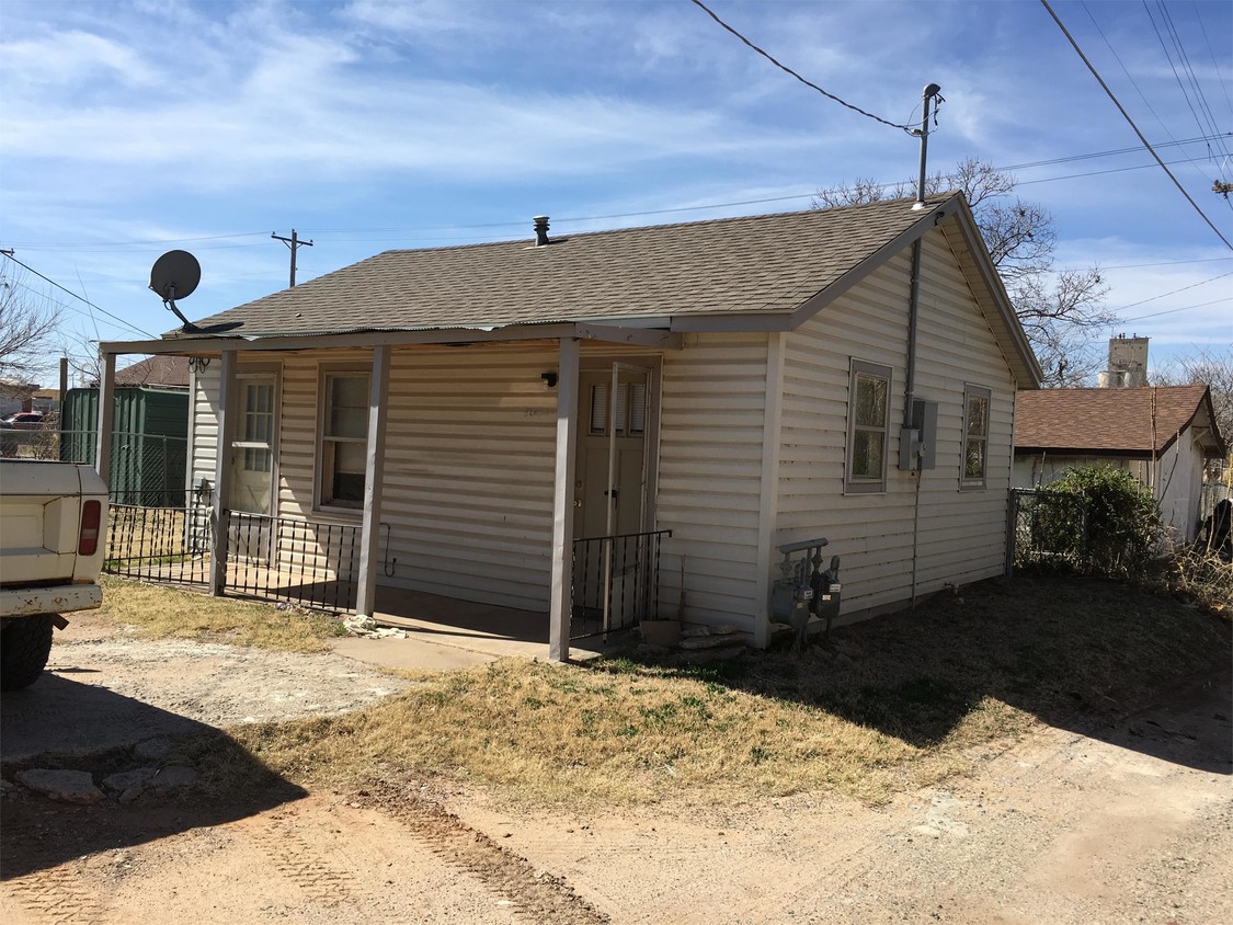 Primary Photo - 520 Santa Fe Ave