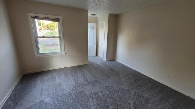 Building Photo - 602 Brittain Rd