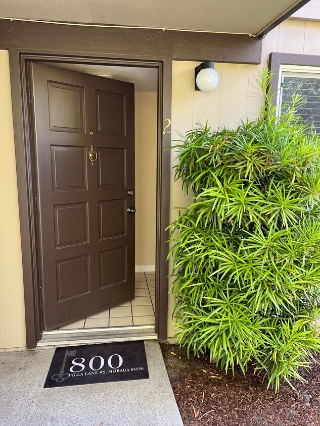 Front Door - 800 Villa Ln