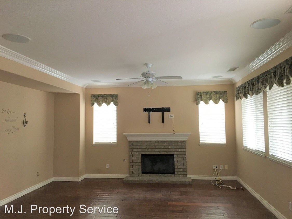 Building Photo - 5864 Greyville Pl