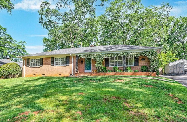 Foto del edificio - 244 Greengate Ln