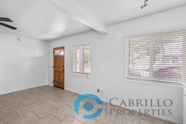 Foto del edificio - 2110 Bacon St