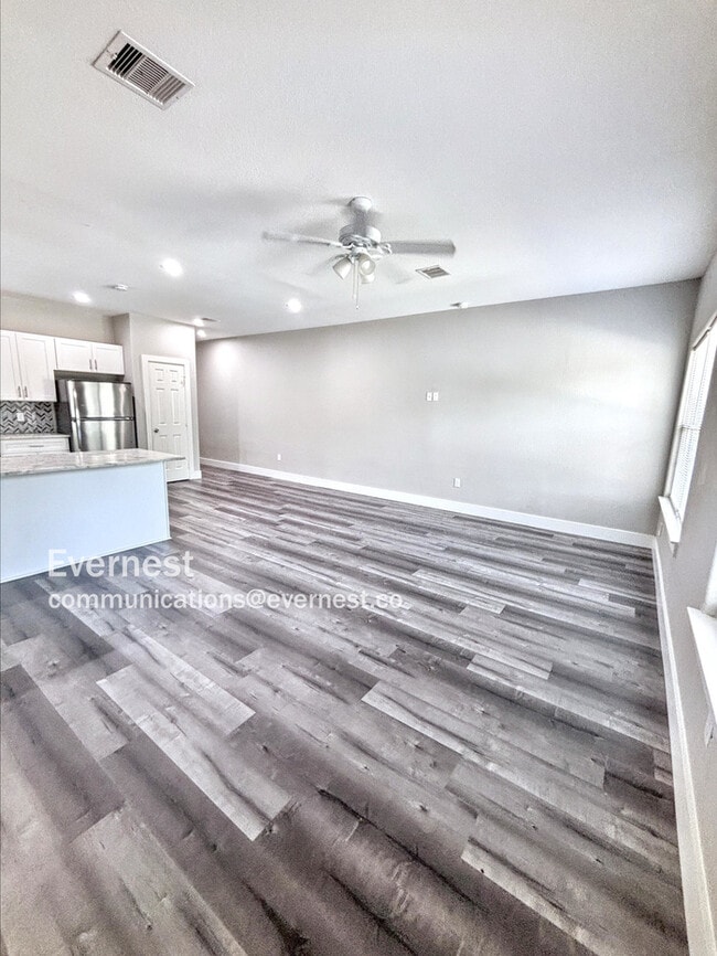 Foto del edificio - 9306 Bean St