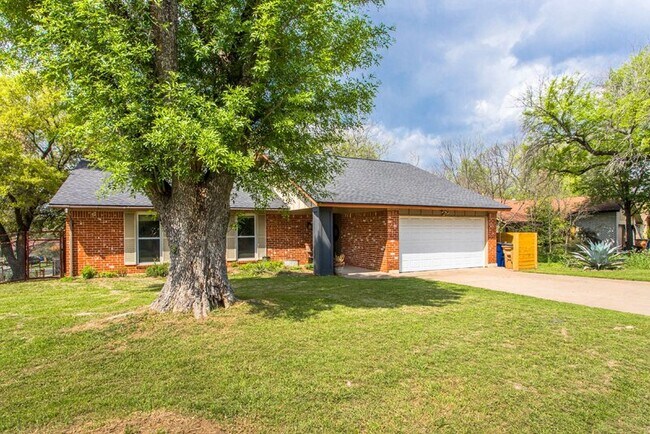 Building Photo - 10100 Faylin Dr