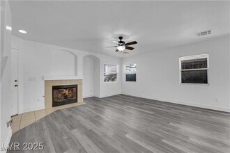 Building Photo - 10596 Corte Sierra St