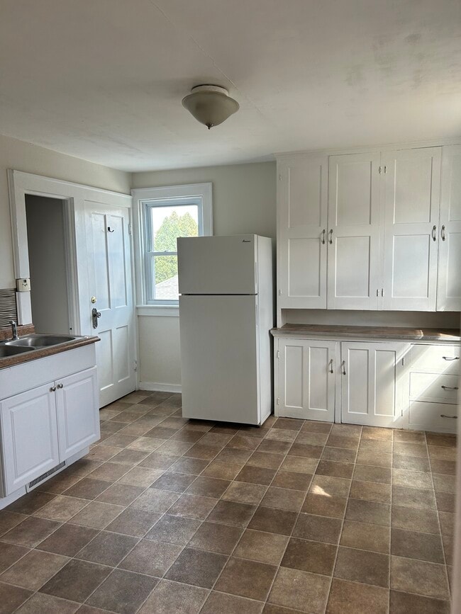 Kitchen - 634 Jackson St