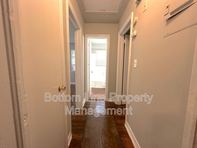 Building Photo - 1225 Clay Ave