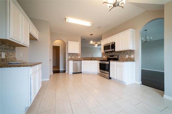 Building Photo - 1103 Lake Whitney Dr