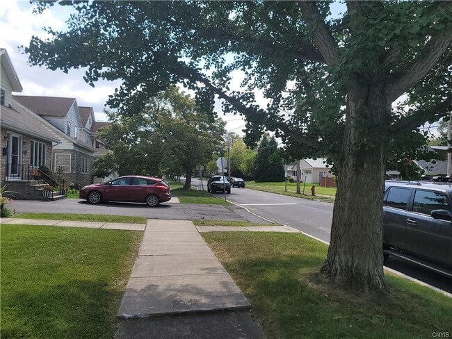 Building Photo - 400 Durston Ave