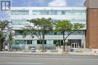 Building Photo - 562 Eglinton Ave E