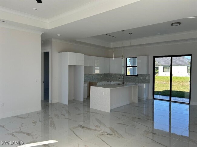 Foto del edificio - 1026 Chiquita Blvd N