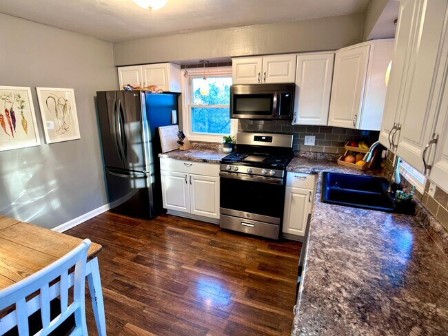 Foto del edificio - 3 bedroom Cape Cod