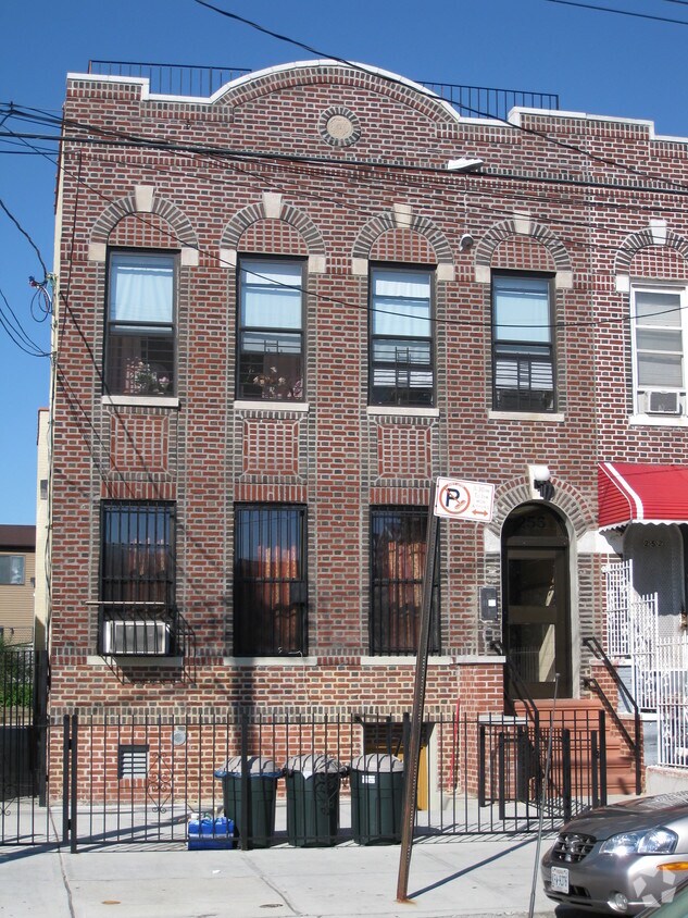 Primary Photo - 256 Atkins Ave