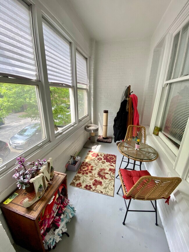 Foto del edificio - 506 W Belden Ave