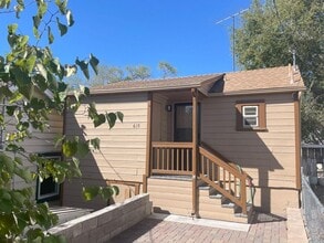 Building Photo - 615 18th St