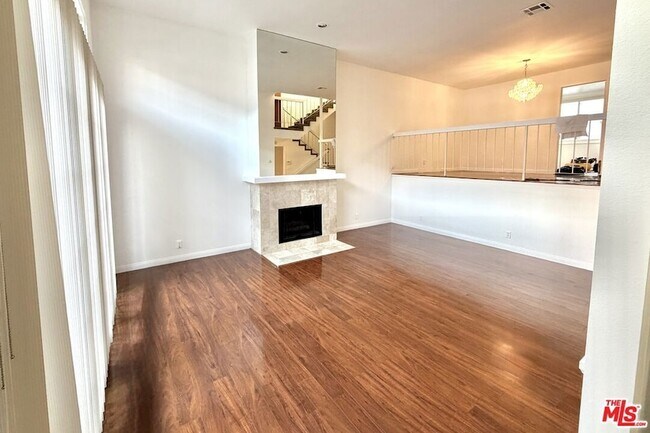 Foto del edificio - 5420 Lindley Ave
