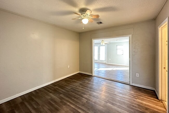Photo - Beautiful 3 Bed 2 Bath in the Heart of OKC! House
