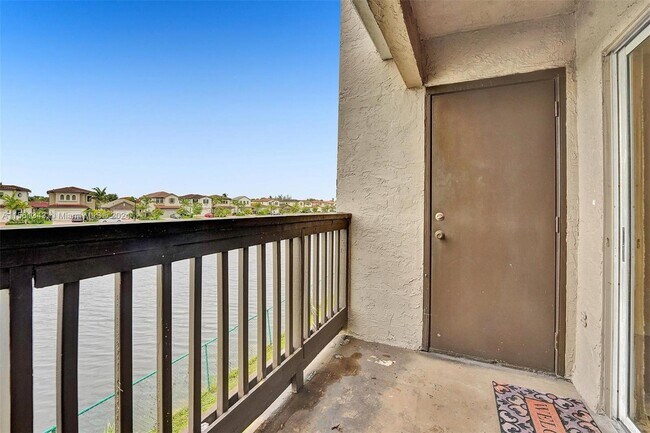 Foto del edificio - 605 SW 113th Way
