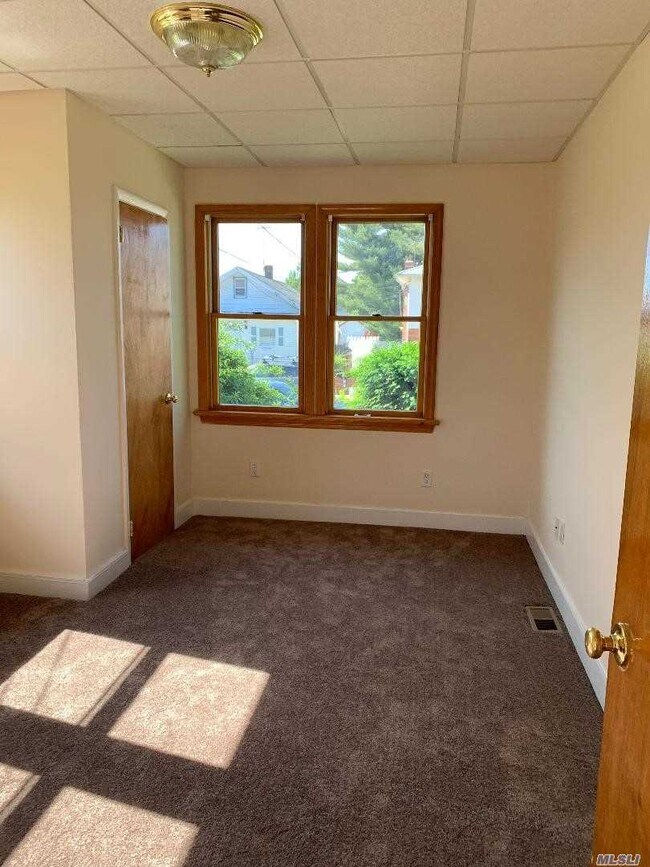 Building Photo - 51 Thorman Ave