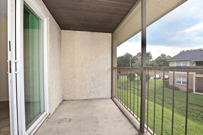 Foto del edificio - Modern 2/2 Condo in Hawthorne Village - Or...