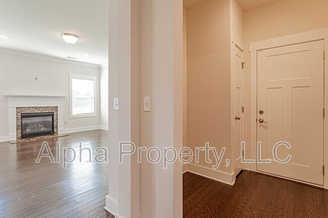 Building Photo - 205 Blue Danube Dr