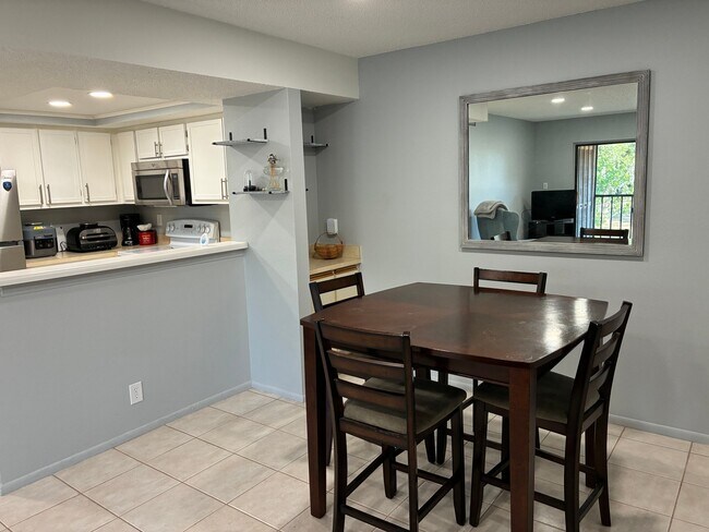 Foto del edificio - 19505 Quesada Ave