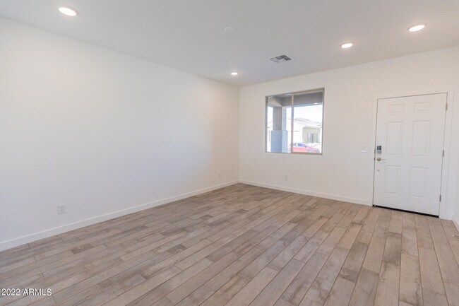 Foto del edificio - 17049 W Alice Ave