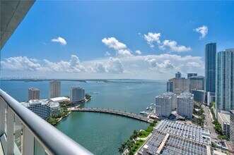 Building Photo - 495 Brickell Ave