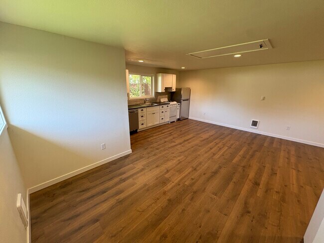 Foto del edificio - 745 Ewald Ave SE