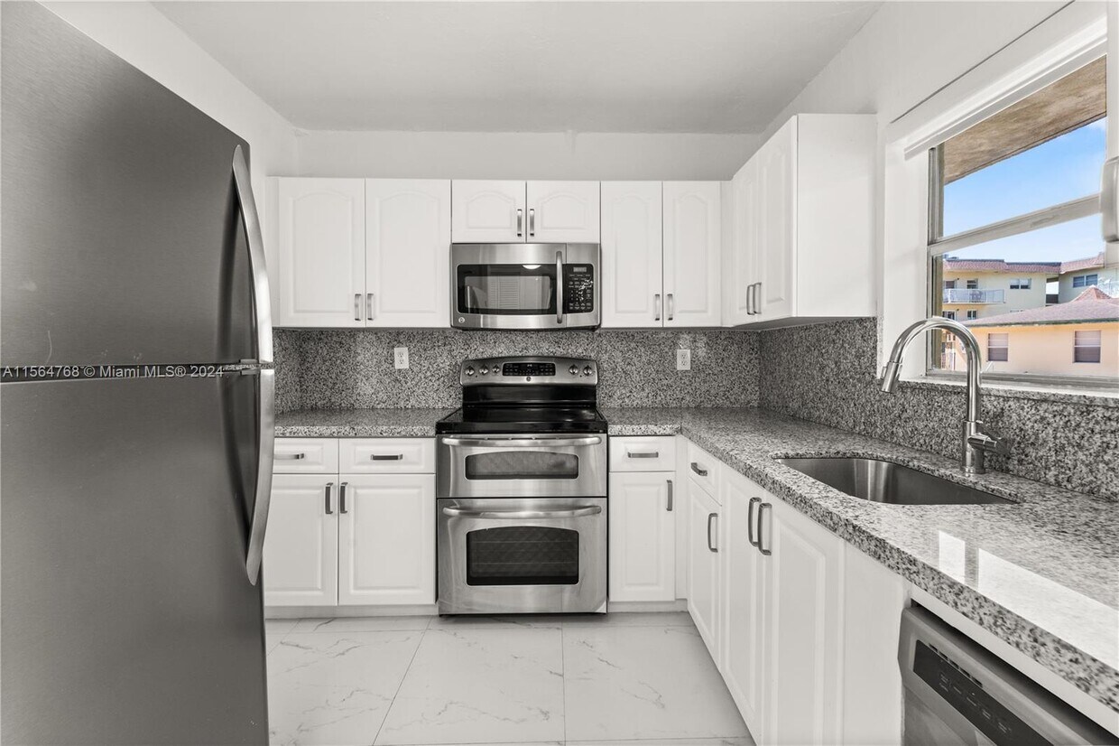 Primary Photo - 7505 SW 82nd St