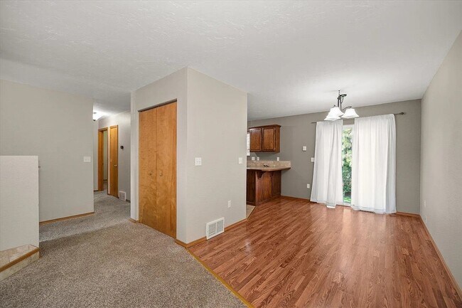 Foto del edificio - 4017 E 33rd Ave