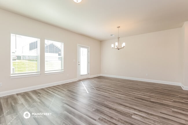 Building Photo - 726 Prairie View Dr
