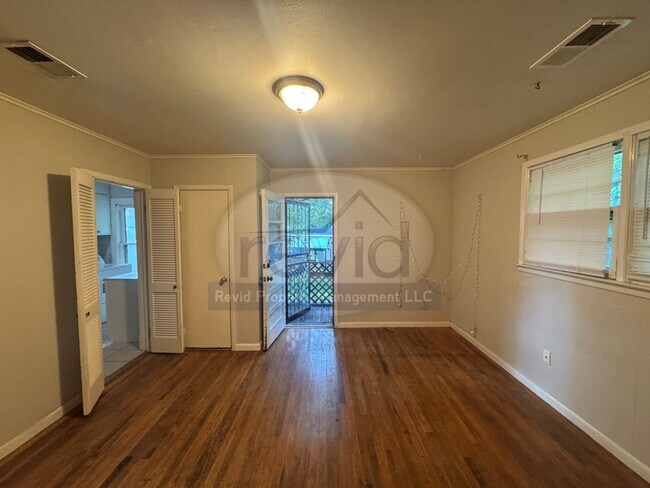 Photo - Tiger - 3781 Apartment
