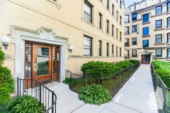 Building Photo - 4600 N Beacon St