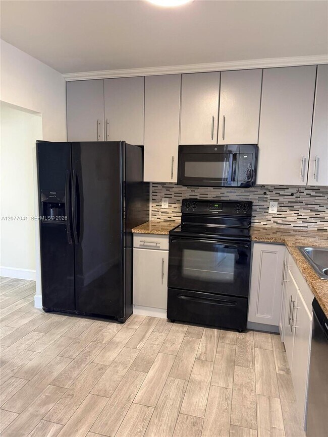 Foto del edificio - 2051 NW 81st Ave