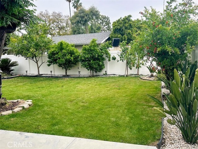 Foto del edificio - 15851 Leadwell St
