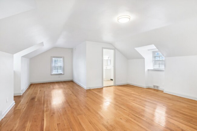 Foto del edificio - 2920 Midvale Ave