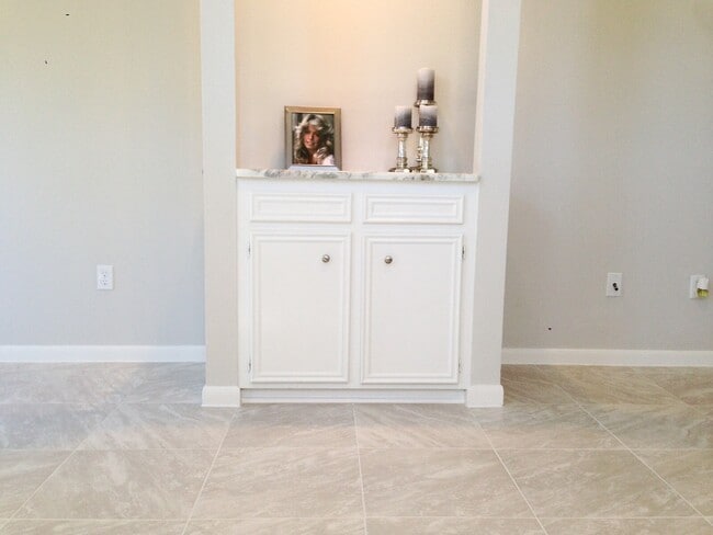 Building Photo - 5515 Strack Rd