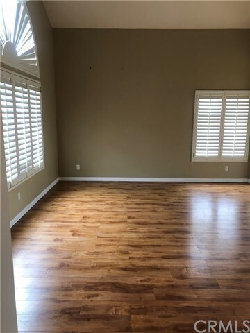 Foto del edificio - 15995 Pinnacle Rd